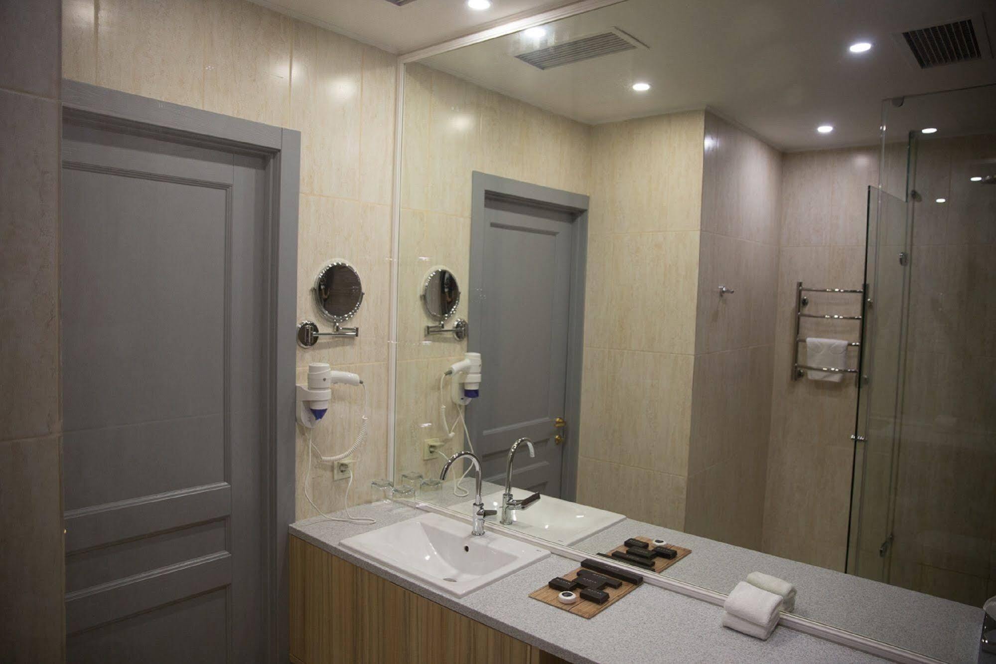 Maqan Hotel Almaty Luaran gambar