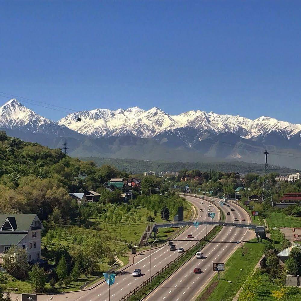 Maqan Hotel Almaty Luaran gambar